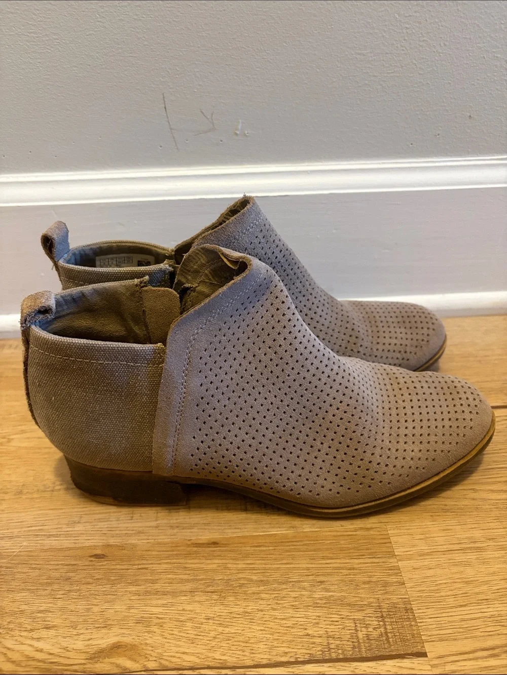 Toms stylish taupe